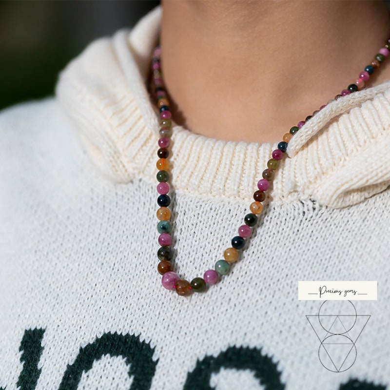THE ENERGY-BOOSTING NECKLACE